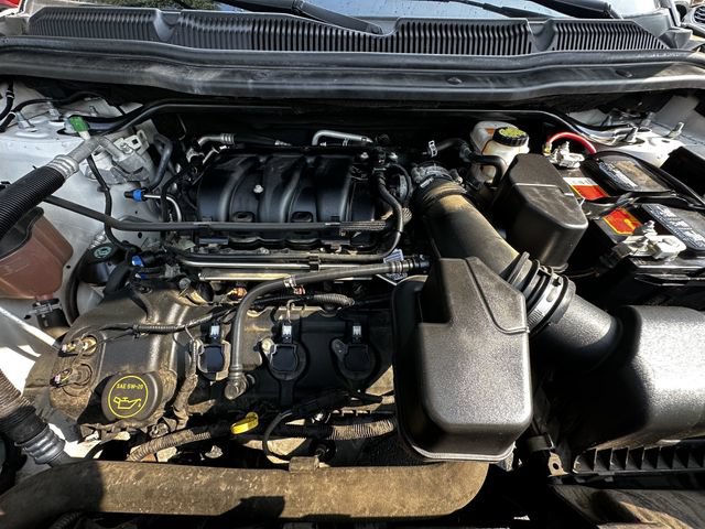 Certified 2018 Ford Explorer XLT w/ Equipment Group 202A AWD/4WD image 32