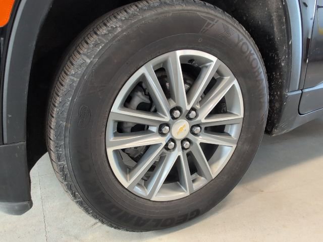 Used 2023 Chevrolet Traverse LT w/ LPO, Floor Liner Package image 11