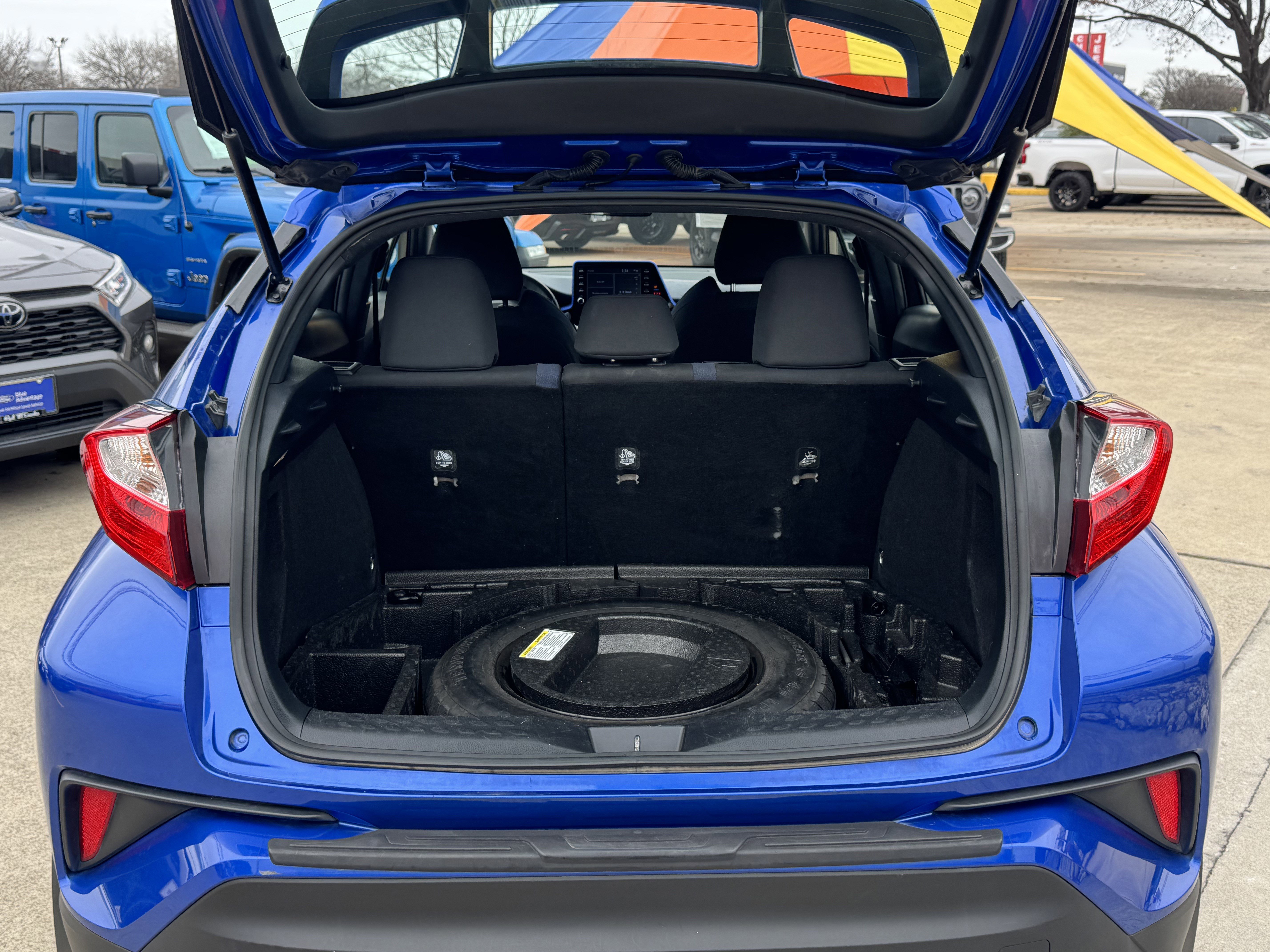 Used 2022 Toyota C-HR Limited image 11