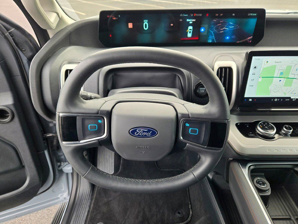 Certified 2025 Ford Expedition Active AWD/4WD image 40