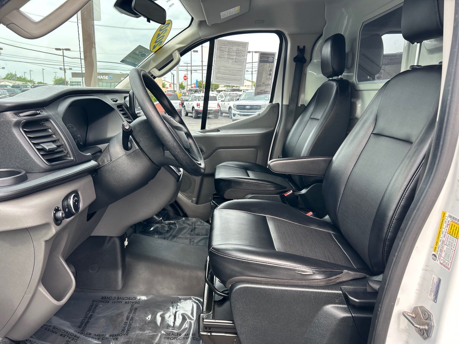 Certified 2020 Ford Transit 150 Low Roof RWD image 3