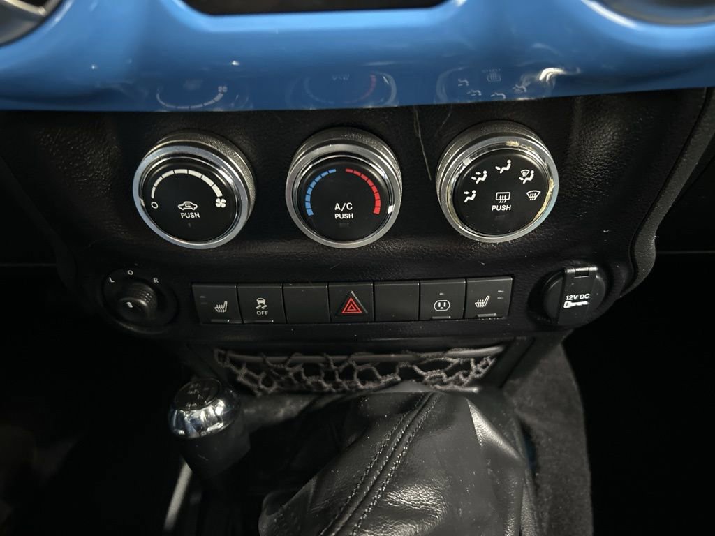 Used 2017 Jeep Wrangler Unlimited Sahara image 17