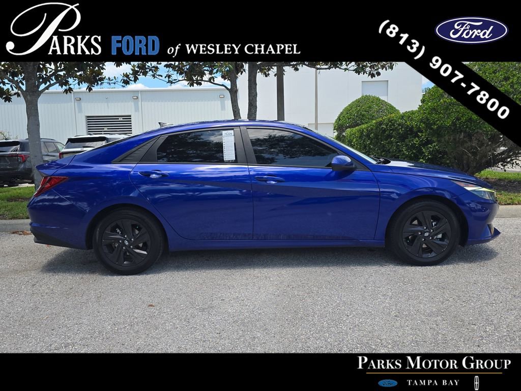 Used 2021 Hyundai Elantra SEL w/ Convenience Package FWD image 3