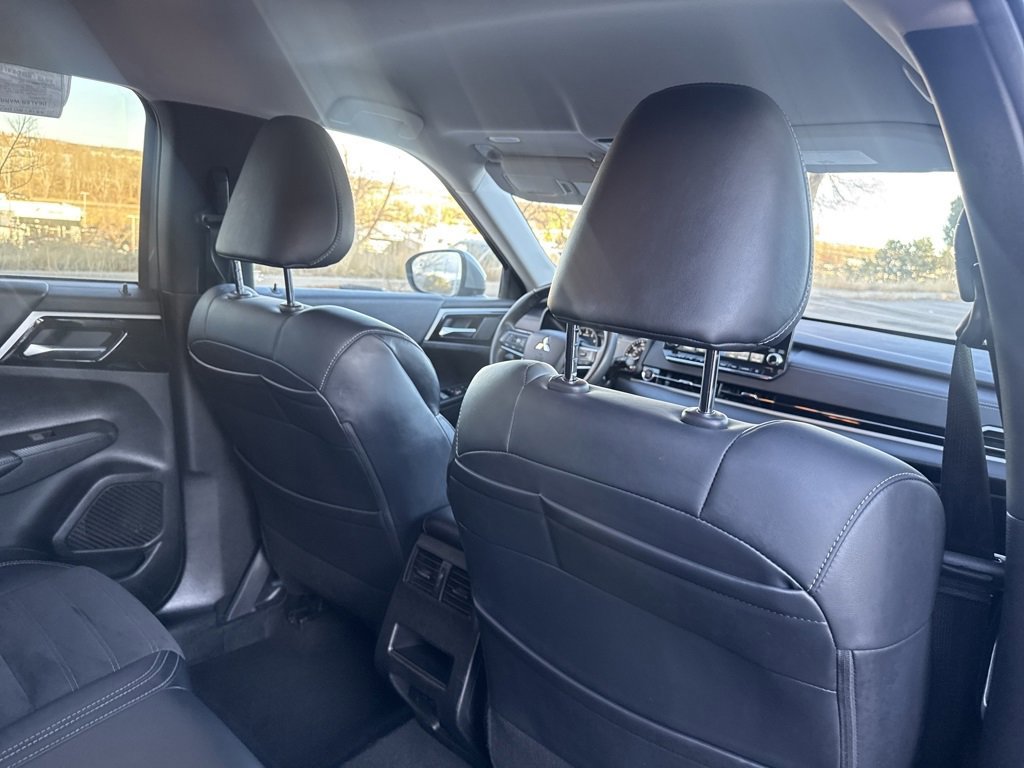 Used 2024 Mitsubishi Outlander SE image 24