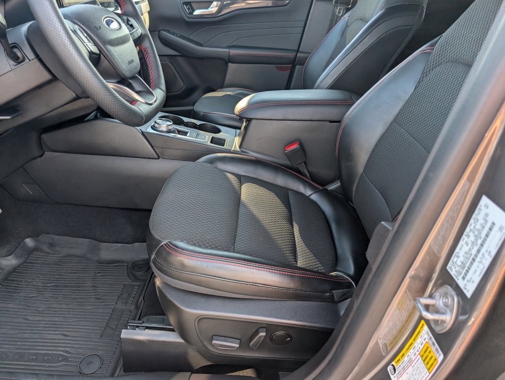 Certified 2023 Ford Escape ST-Line w/ Tech Pack #1 AWD/4WD image 13