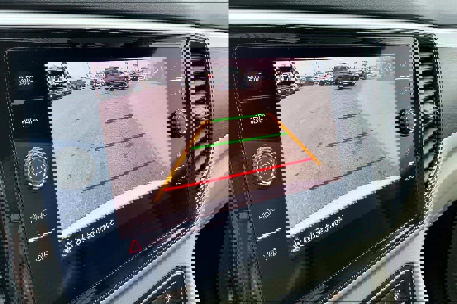 Used 2023 Volkswagen Atlas SE w/ Black Wheel Package image 26