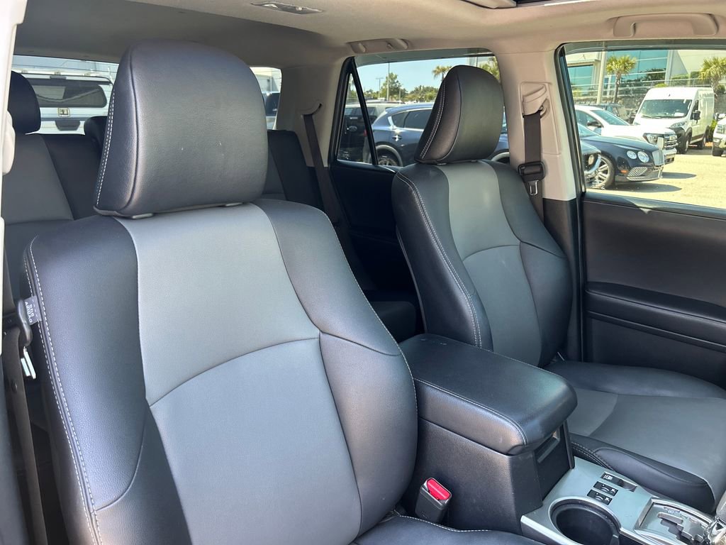 Used 2021 Toyota 4Runner SR5 Premium w/ Moonroof Package AWD/4WD image 15