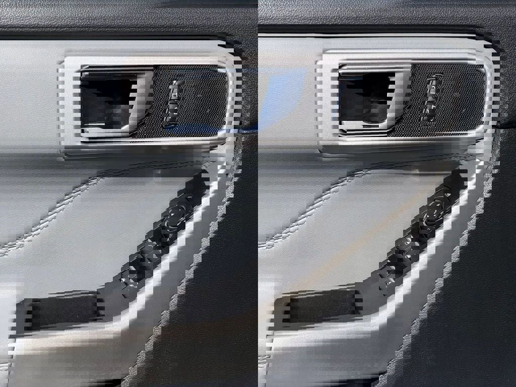 Certified 2022 Ford Explorer XLT w/ Equipment Group 202A image 17