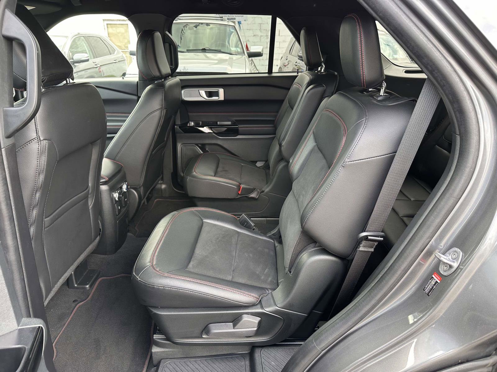 Certified 2022 Ford Explorer ST-Line AWD/4WD image 13