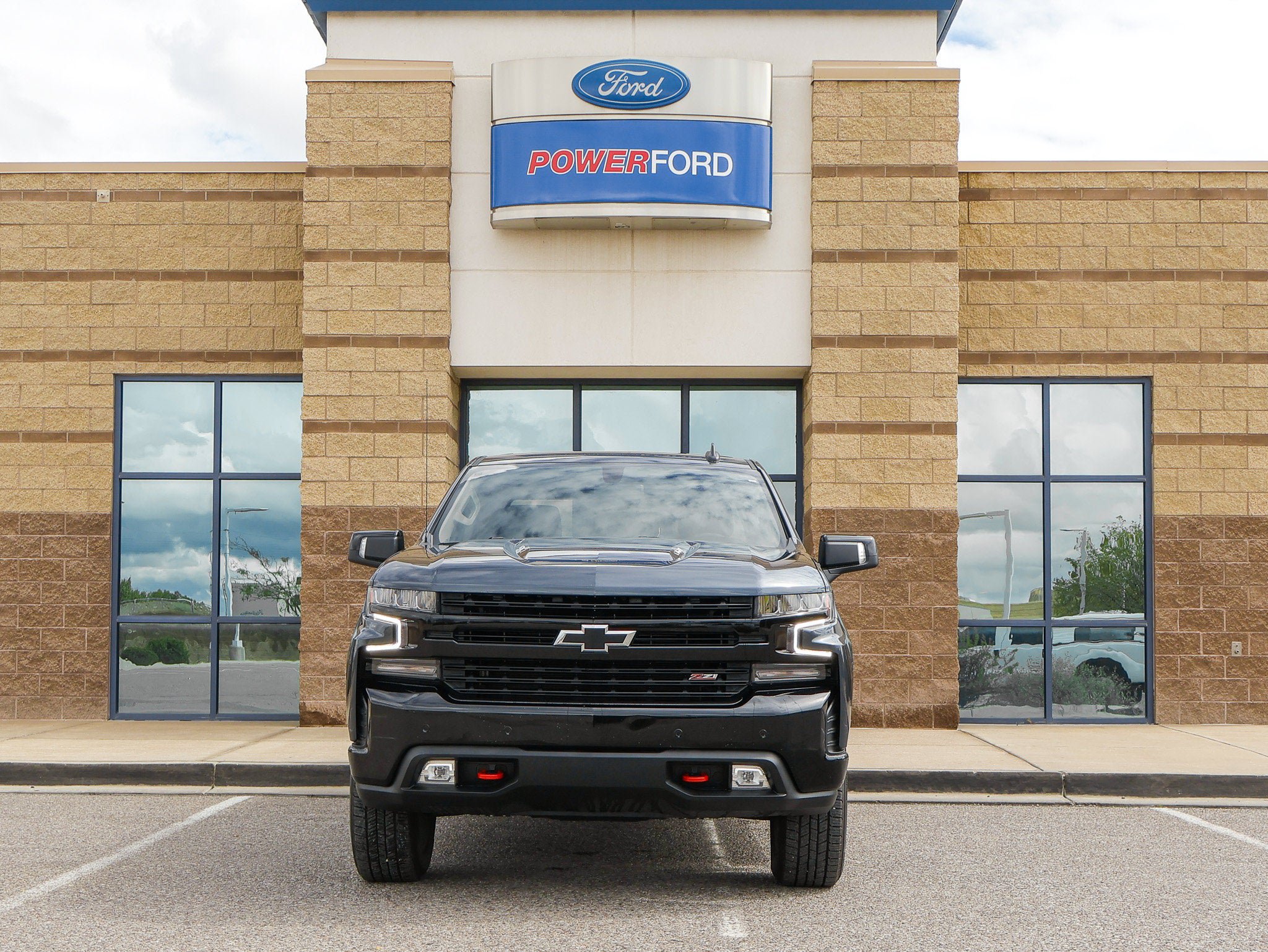 Used 2022 Chevrolet Silverado 1500 LT Trail Boss w/ Safety Package AWD/4WD image 3