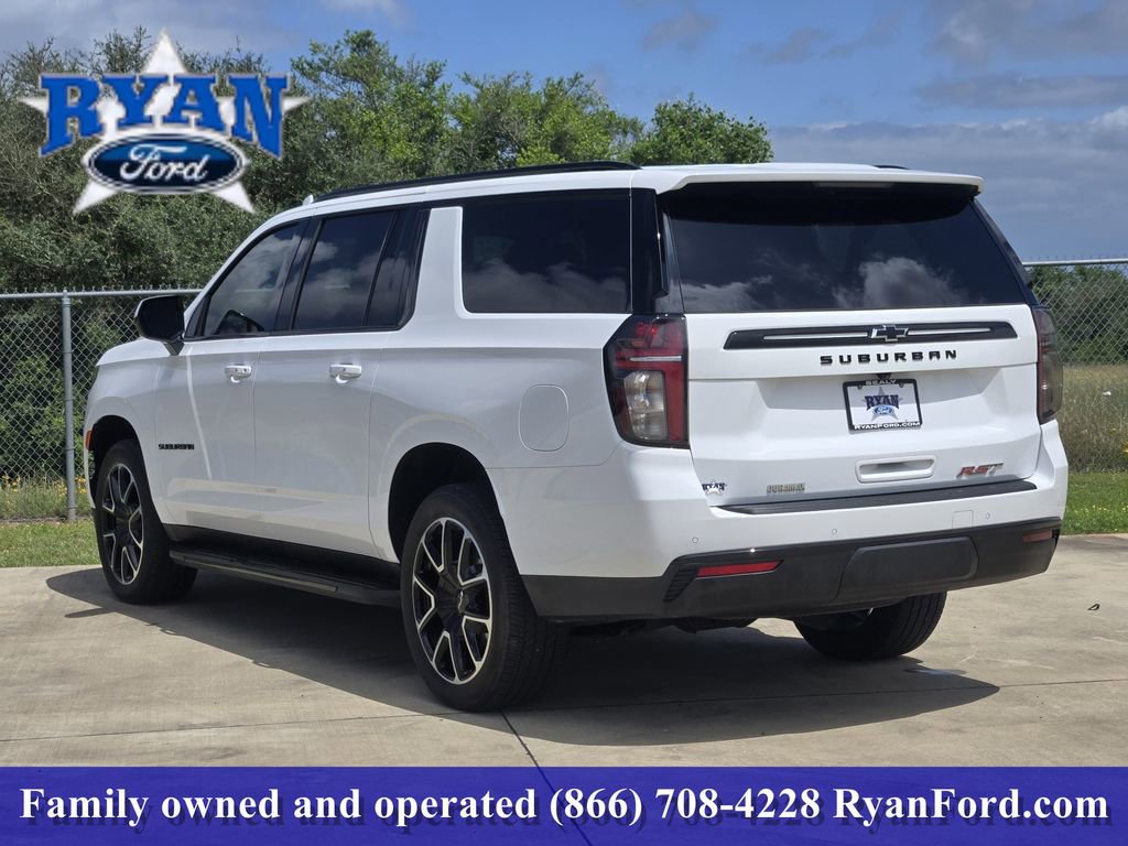 Used 2023 Chevrolet Suburban RST AWD/4WD image 4