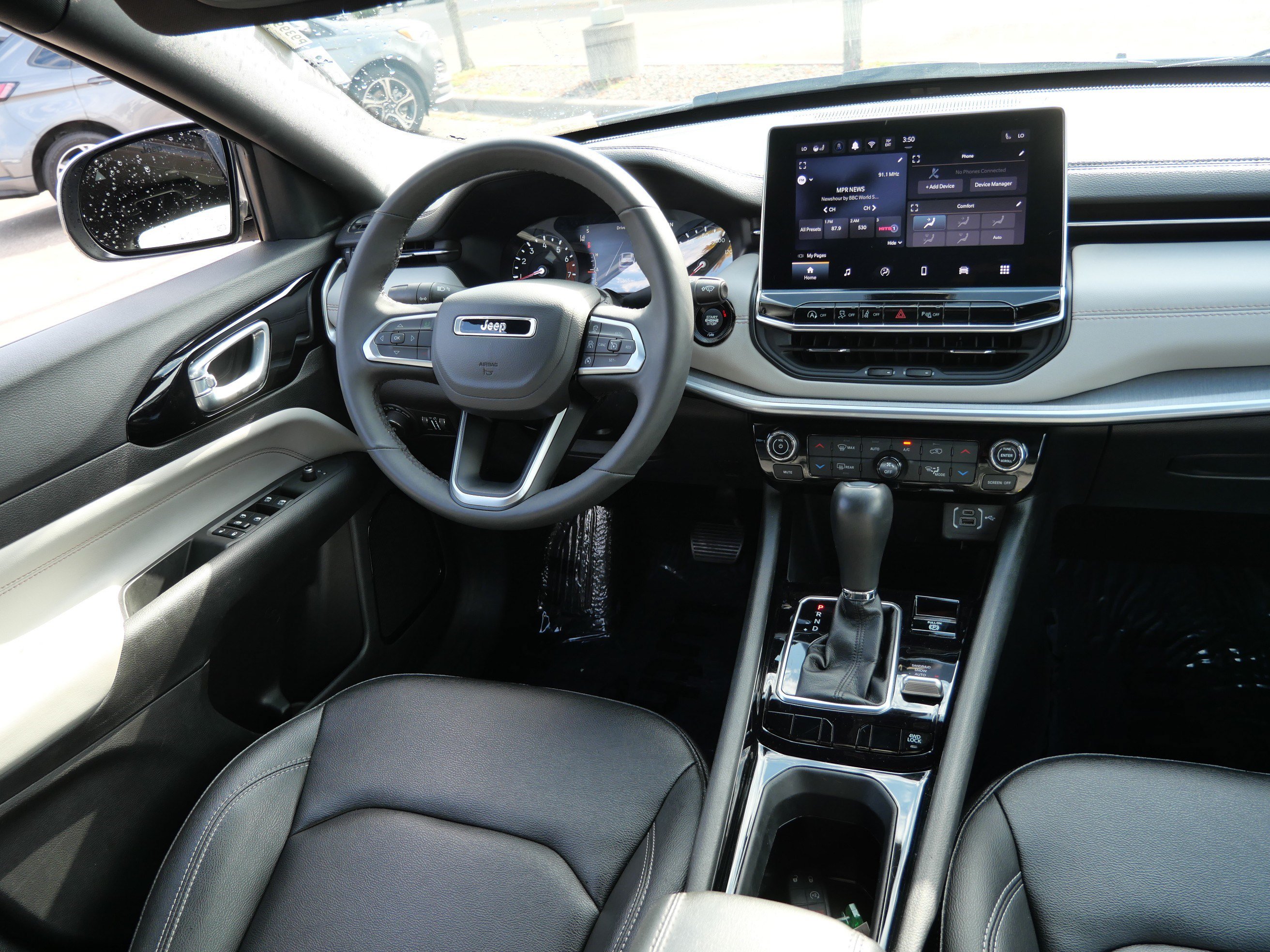 Used 2025 Jeep Compass Limited AWD/4WD image 9