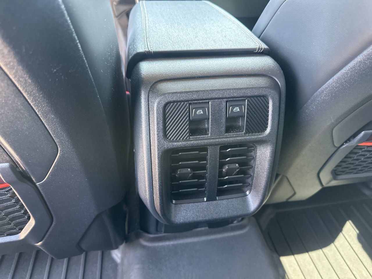 Certified 2025 Ford Bronco Raptor w/ Interior Carbon Fiber Pack AWD/4WD image 13