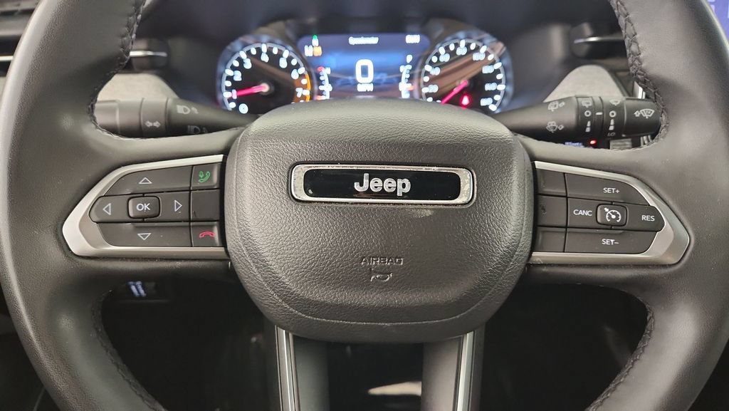 Used 2024 Jeep Compass Latitude AWD/4WD image 12