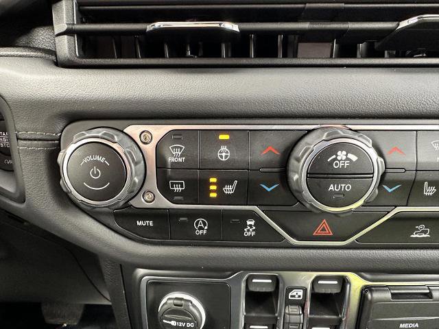 Used 2024 Jeep Wrangler Unlimited Sahara w/ Technology Group AWD/4WD image 27