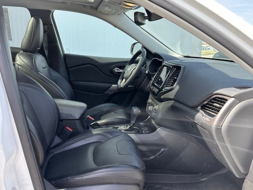Used 2022 Jeep Cherokee Limited w/ Mopar Interior Package AWD/4WD image 29