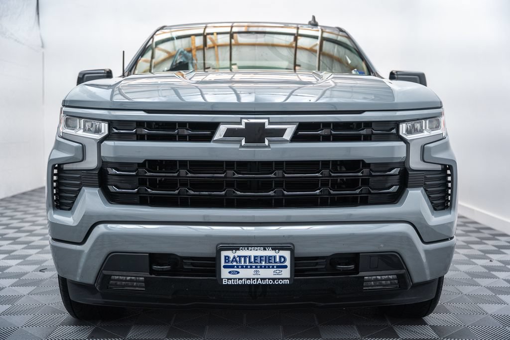 Used 2024 Chevrolet Silverado 1500 RST w/ Z71 Off-Road Package AWD/4WD image 2