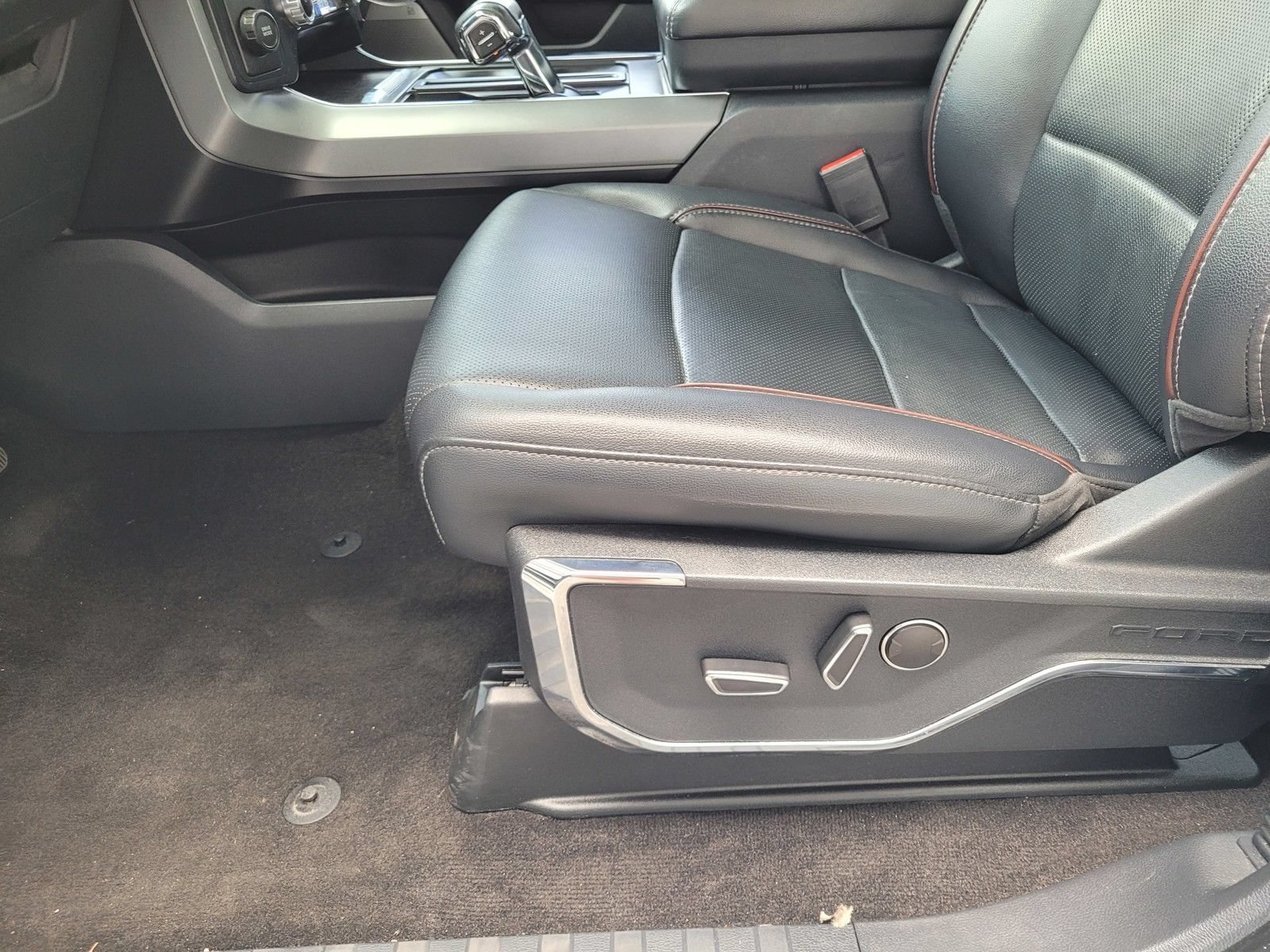 Certified 2022 Ford F150 Lariat w/ Equipment Group 502A High RWD image 23
