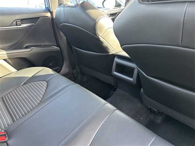 Used 2020 Toyota Camry SE image 39