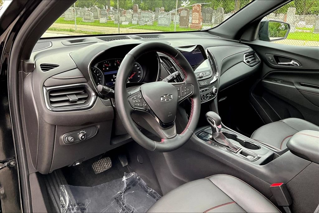 Used 2024 Chevrolet Equinox RS w/ RS Leather Package AWD/4WD image 13