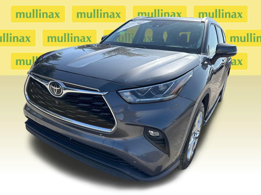 Used 2020 Toyota Highlander Limited FWD image 12