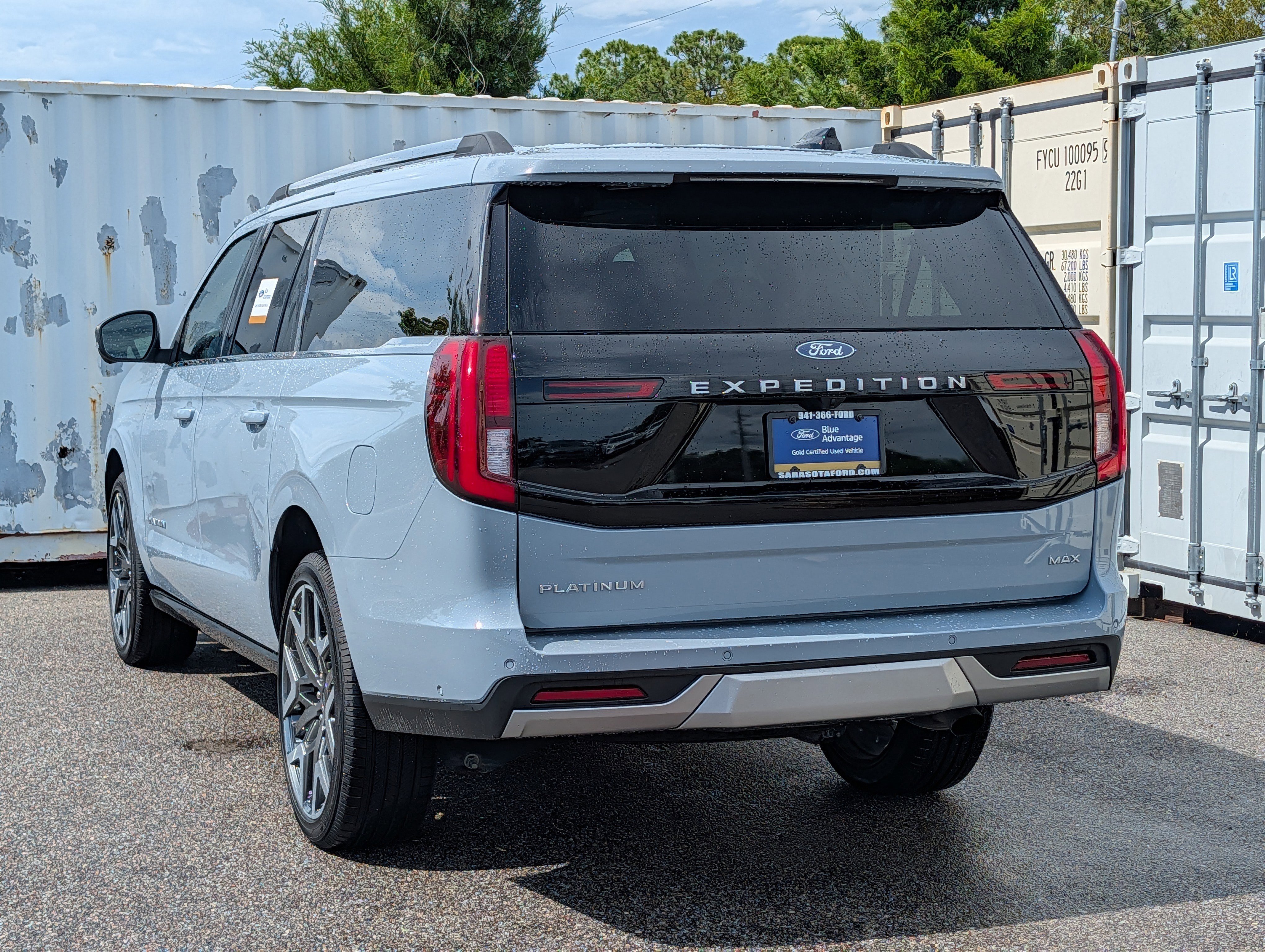 Certified 2025 Ford Expedition Max Platinum w/ Driver's Package AWD/4WD image 6