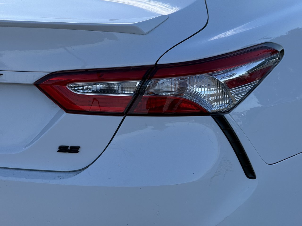 Used 2020 Toyota Camry SE FWD image 7