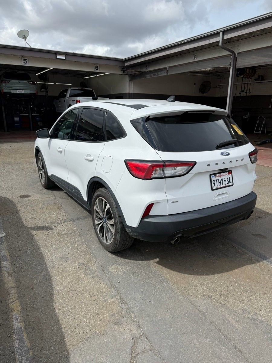 Certified 2022 Ford Escape SE w/ SE Sport Appearance Package FWD image 6