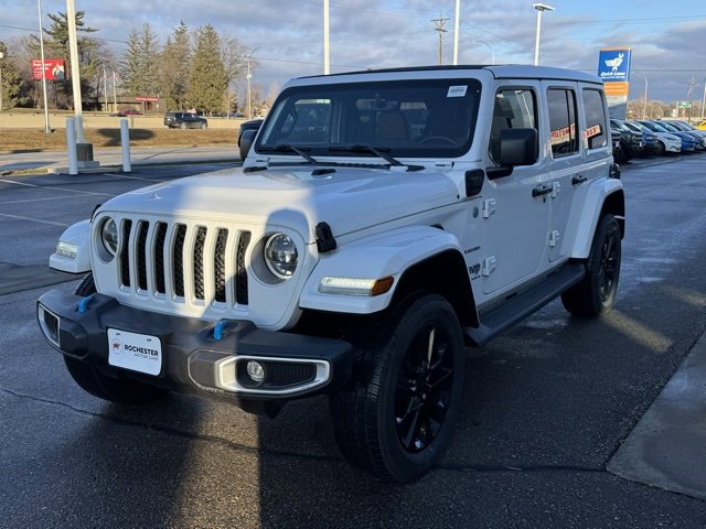 Used 2023 Jeep Wrangler Unlimited Sahara w/ Cold Weather Group image 32