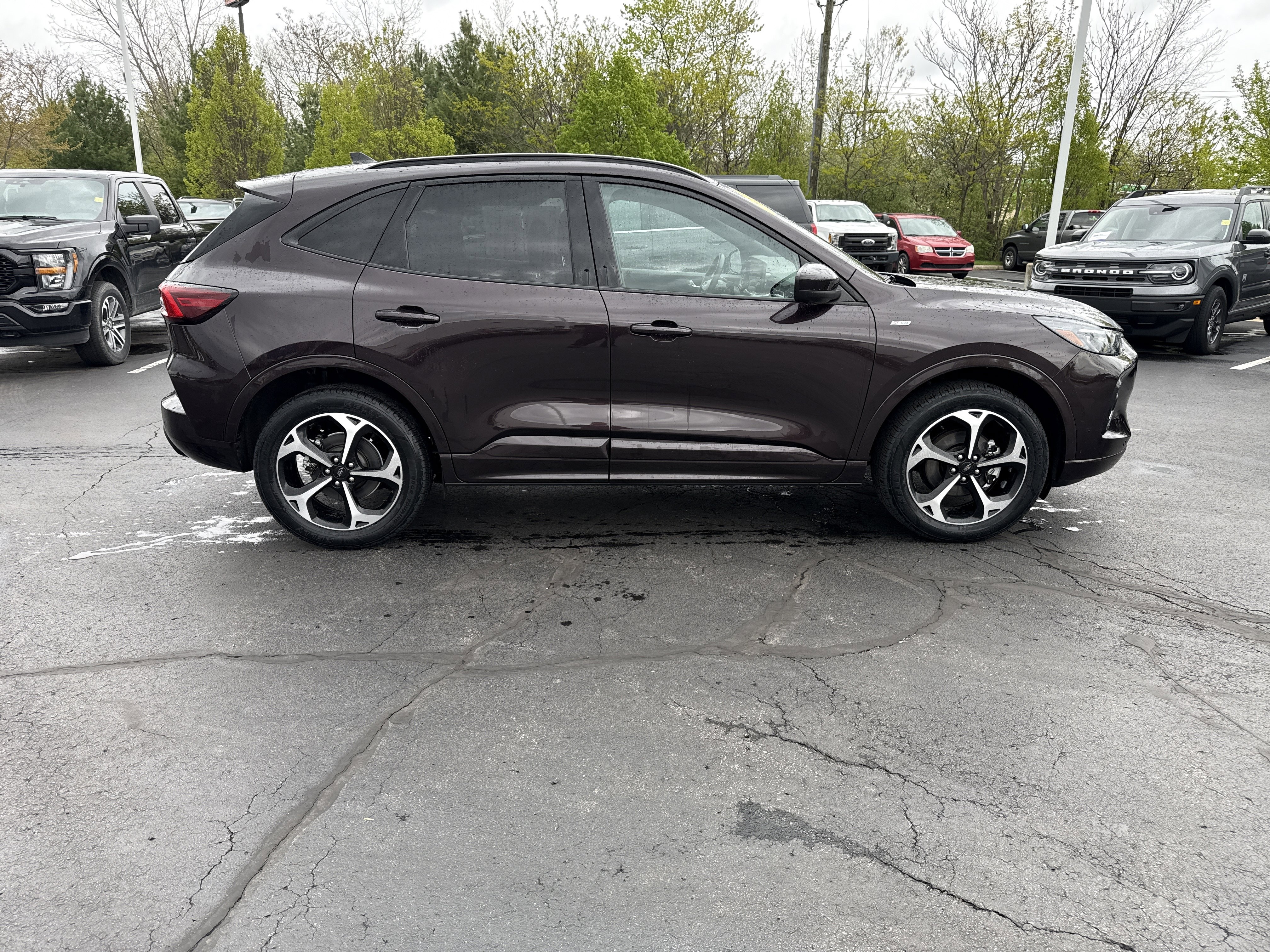 Certified 2023 Ford Escape ST-Line Elite AWD/4WD image 10