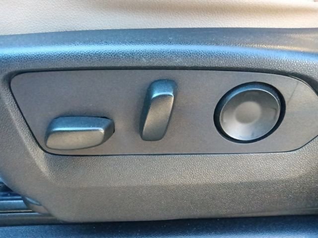 Used 2024 Chevrolet Suburban Premier image 16