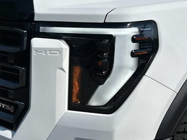 Used 2024 GMC Sierra 2500 AT4 w/ AT4 Preferred Package AWD/4WD image 9