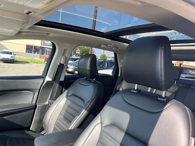 Certified 2023 Ford Edge SEL w/ Convenience Package AWD/4WD image 4