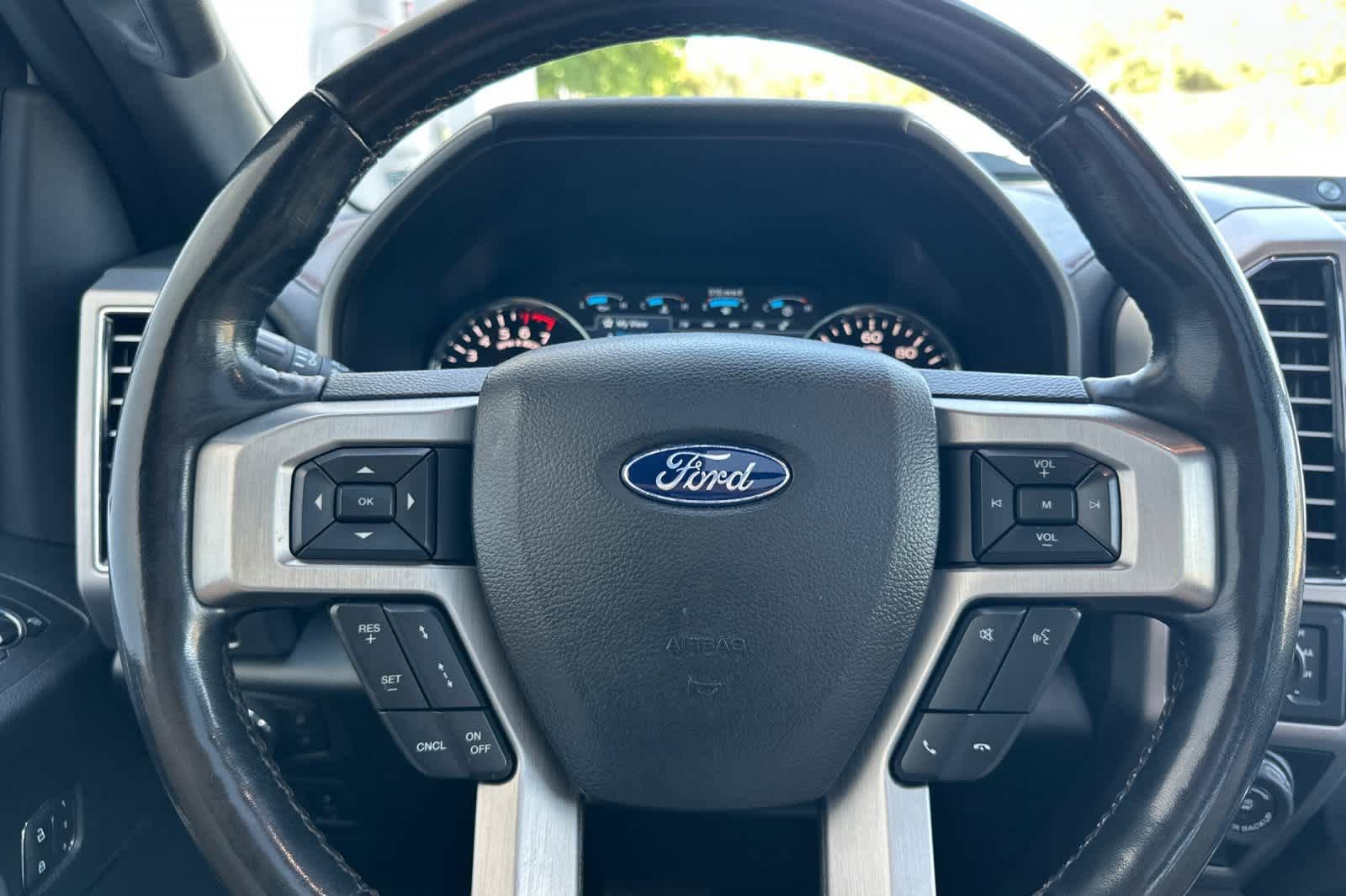 Certified 2020 Ford F150 Platinum w/ Equipment Group 701A Luxury AWD/4WD image 23