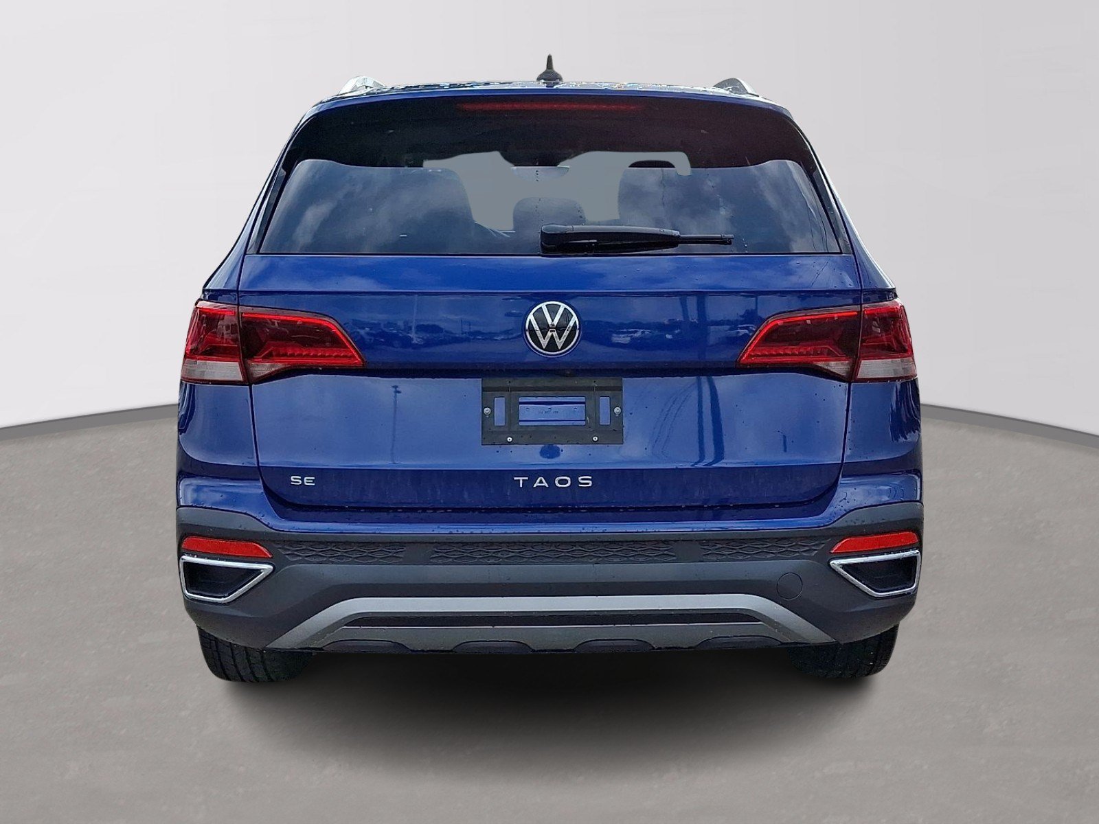 Used 2024 Volkswagen Taos SE FWD image 5