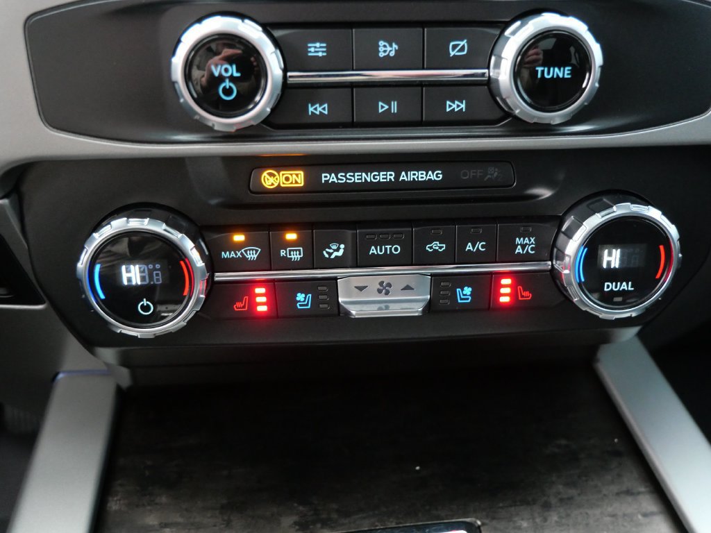 Certified 2022 Ford F350 Lariat w/ Lariat Ultimate Package AWD/4WD image 29