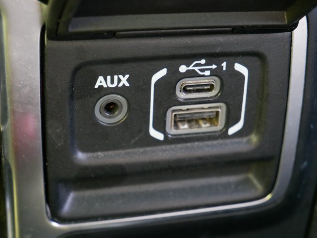 Used 2024 Jeep Wrangler Unlimited Rubicon AWD/4WD image 25