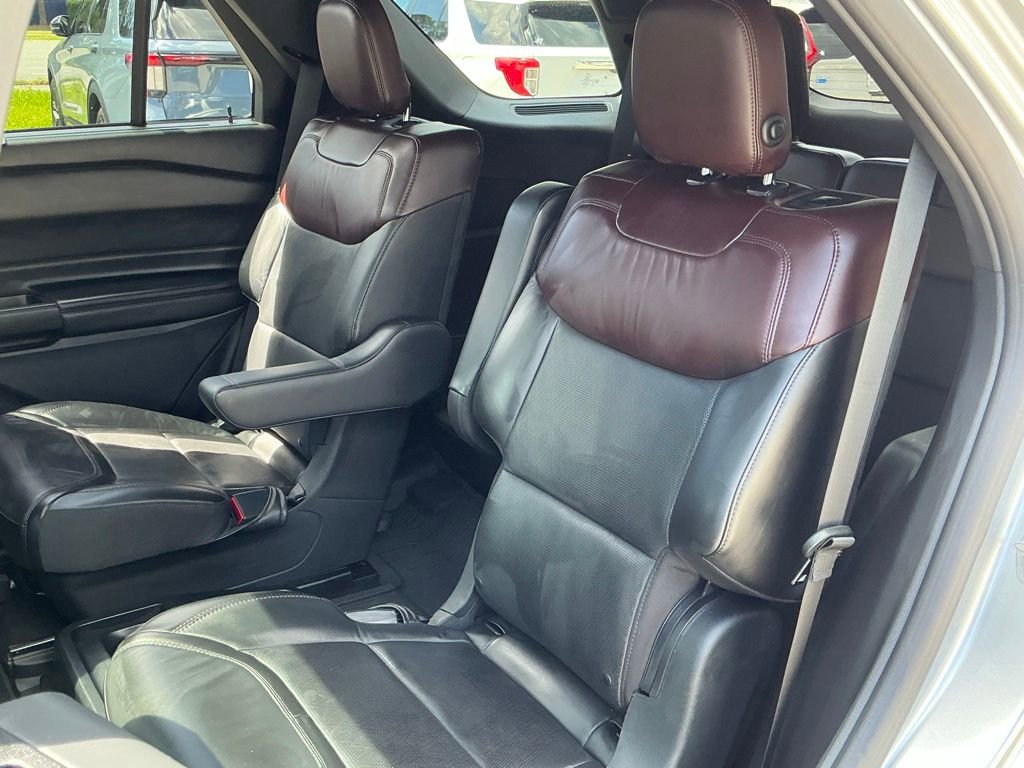 Certified 2020 Ford Explorer Platinum w/ Premium Technology Package AWD/4WD image 28