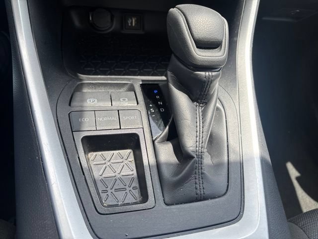 Used 2025 Toyota RAV4 XLE FWD image 21