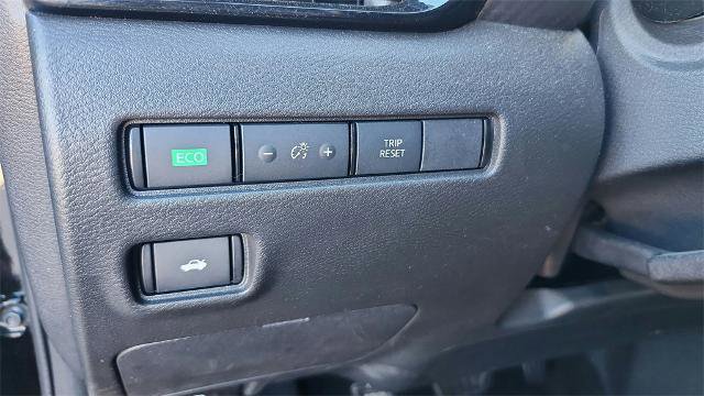 Used 2022 Nissan Sentra SV w/ Trunk Package image 21