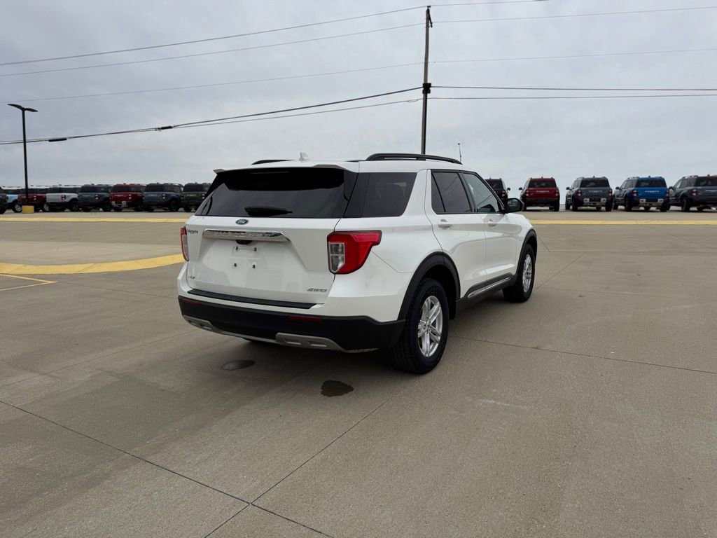 Certified 2023 Ford Explorer XLT w/ Equipment Group 202A image 3