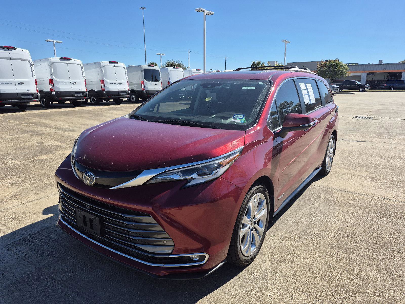 Used 2021 Toyota Sienna Platinum image 1