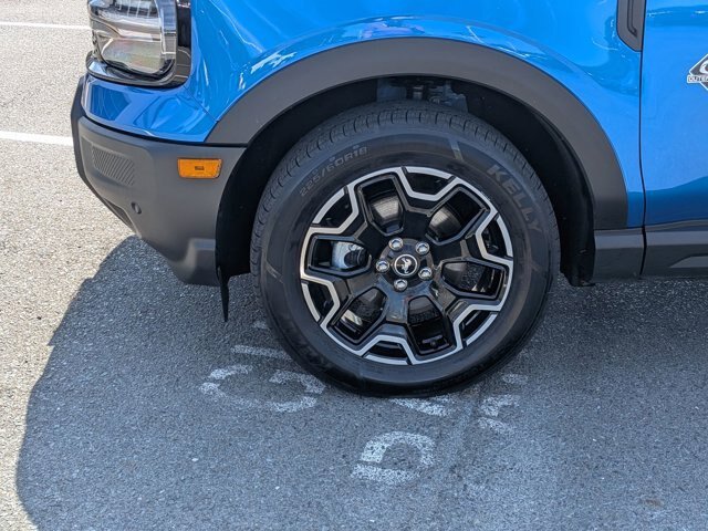 Certified 2025 Ford Bronco Sport Outer Banks w/ Outer Banks Tech Package+ AWD/4WD image 11