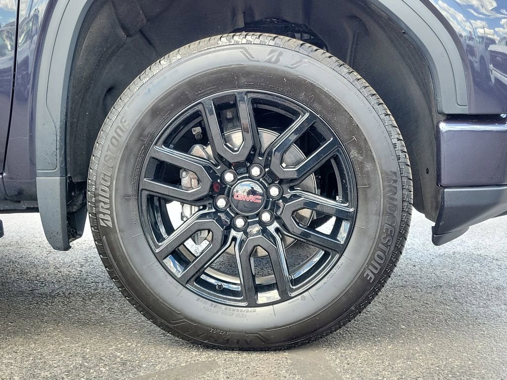 Used 2024 GMC Sierra 1500 Elevation w/ LPO, Elevation Black Package AWD/4WD image 9
