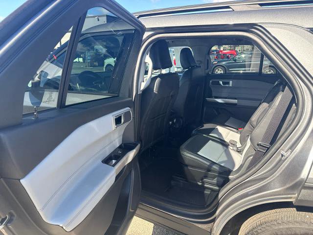 Certified 2023 Ford Explorer XLT w/ Equipment Group 202A image 8