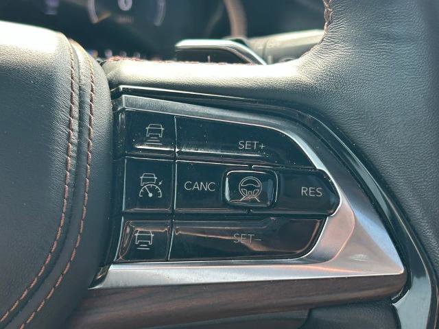 Used 2023 Jeep Grand Cherokee Summit w/ Adv Protech Group IV AWD/4WD image 29