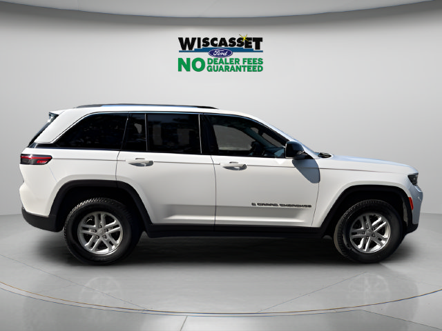 Used 2023 Jeep Grand Cherokee Laredo AWD/4WD image 6