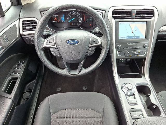 Certified 2020 Ford Fusion SE FWD image 11
