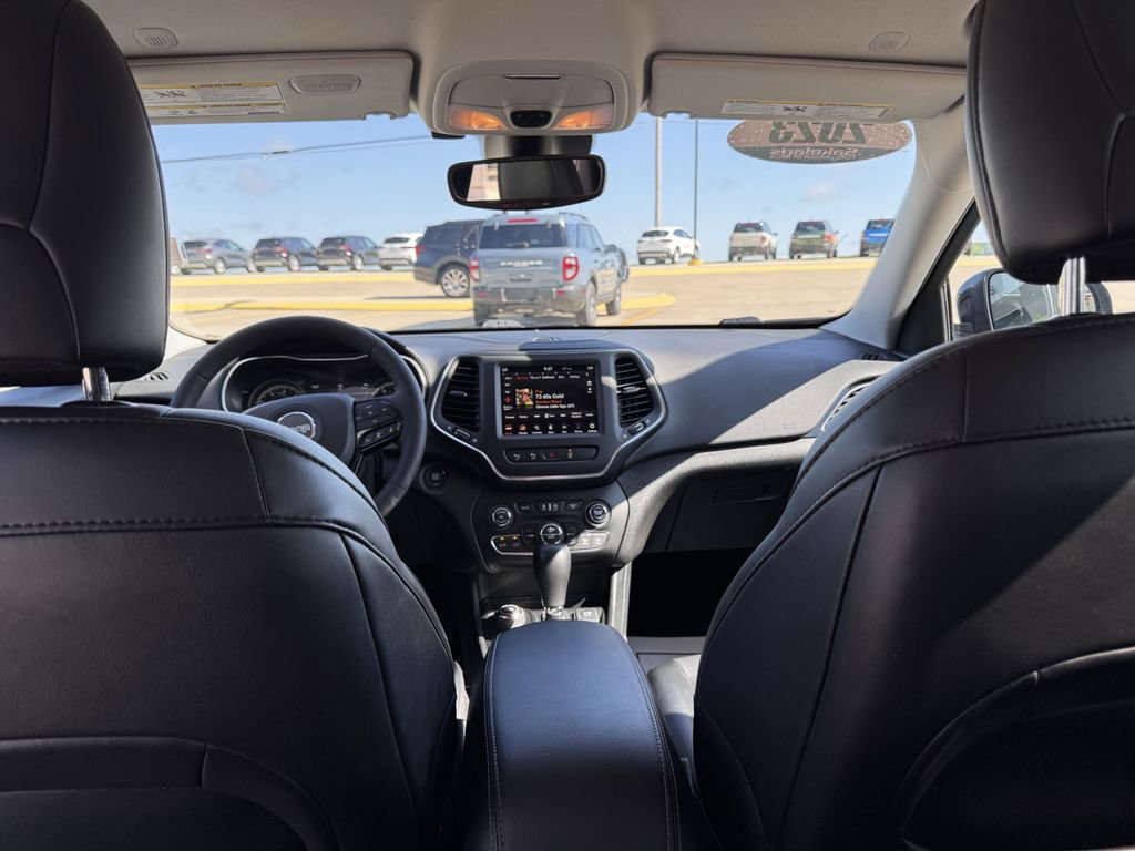 Used 2023 Jeep Cherokee Altitude Lux image 39