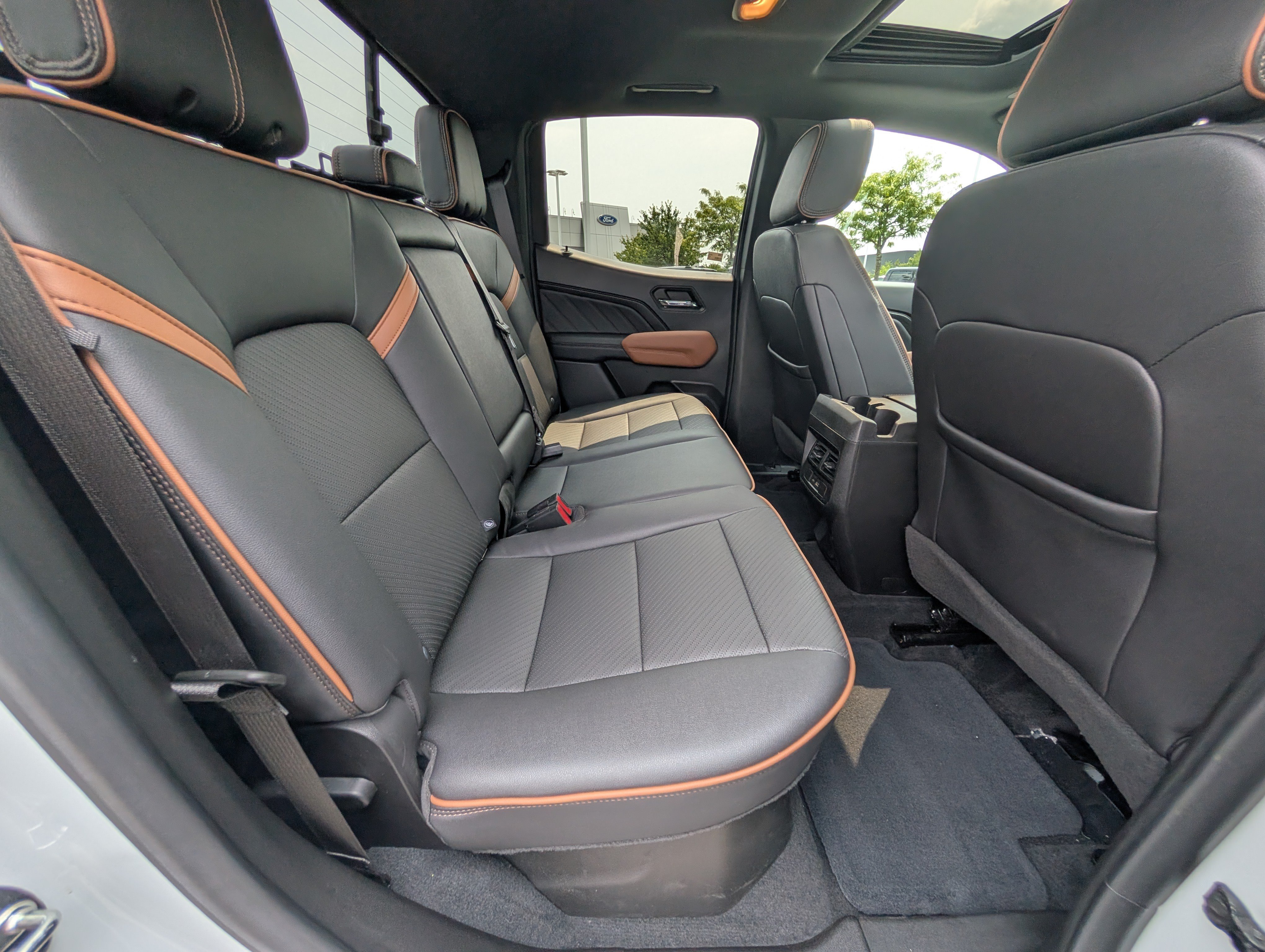 Used 2023 GMC Canyon AT4 w/ AT4 Premium Package AWD/4WD image 11